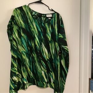 Ava & Viv Green and Black Abstract Top